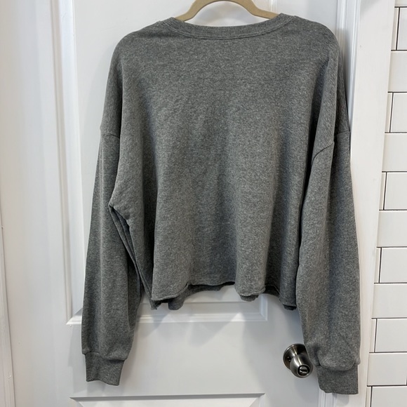 Women's SmileyWorld Love Above All Graphic Sweatshirt Gray L Smiley Company NWT - Picture 5 of 13